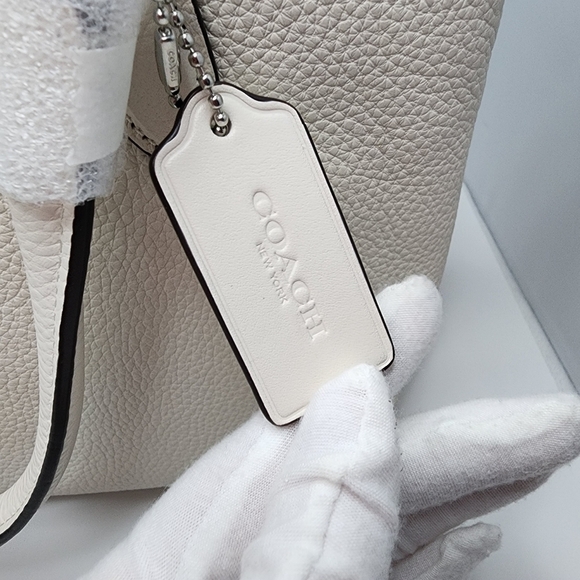 Authentic COACH Remi Satchel - Picture 9 of 16